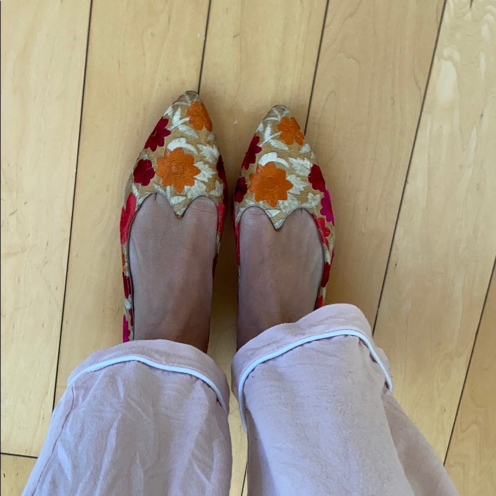 Manolo flower flats